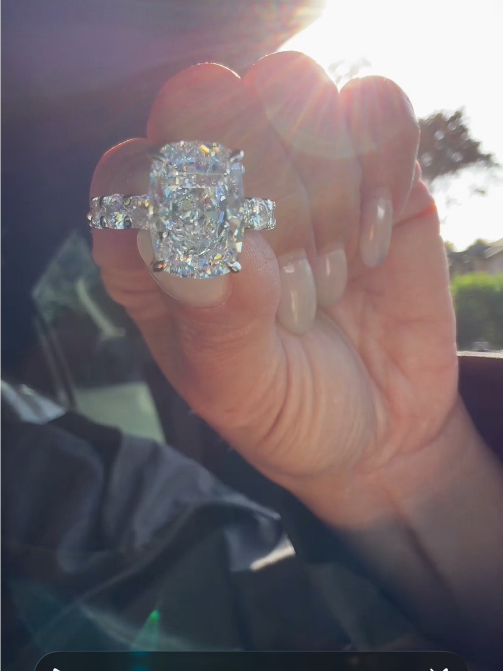 9 ct Diamond Cushion-Cut Engagement Ring in White